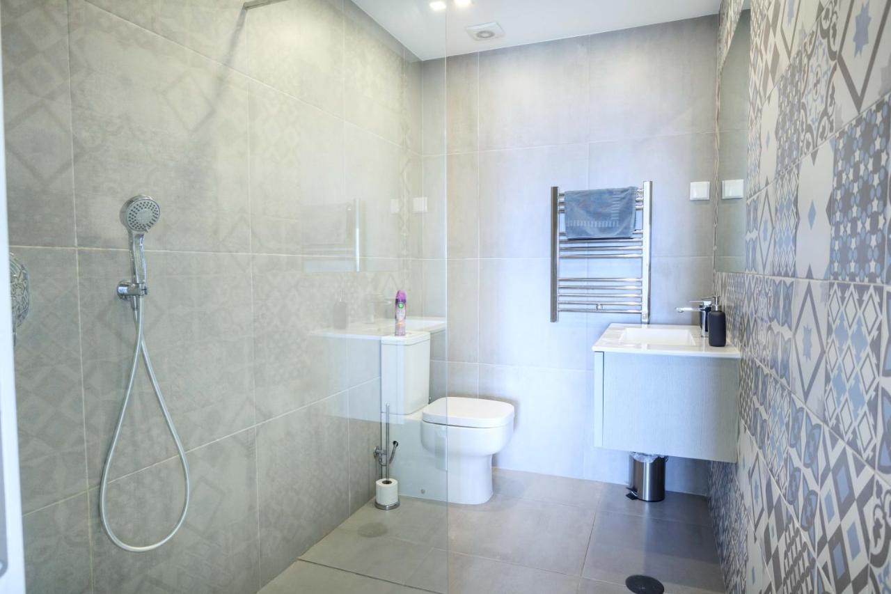 Waterside 3 Bedroom Sea View Luz المظهر الخارجي الصورة